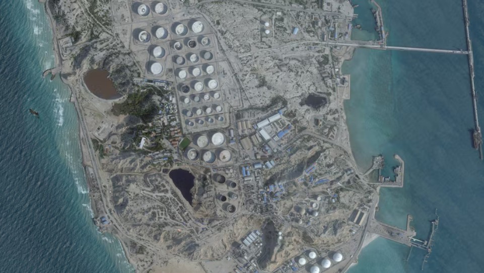 US Strikes Iran's Kharg Island Military Sites