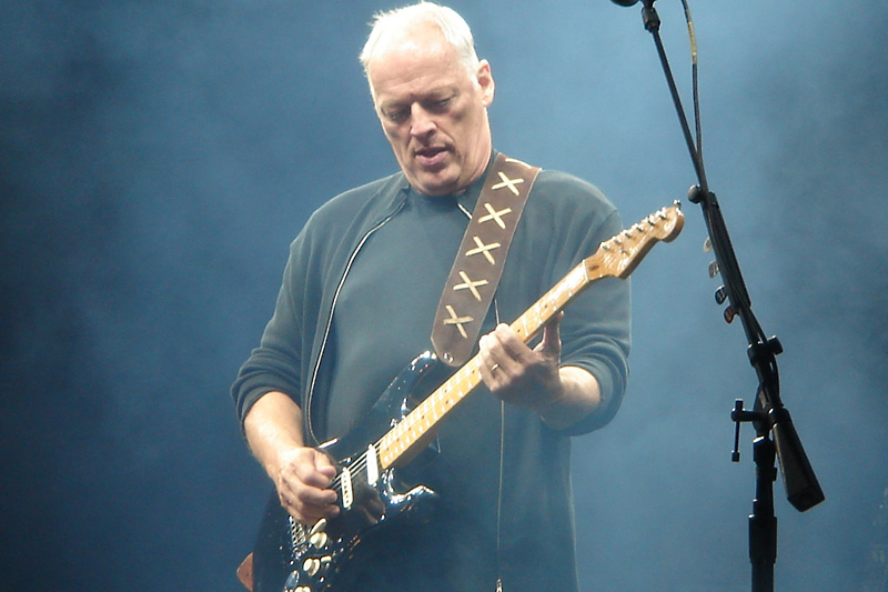David Gilmour'un gitarı 14,6 milyon dolara satıldı