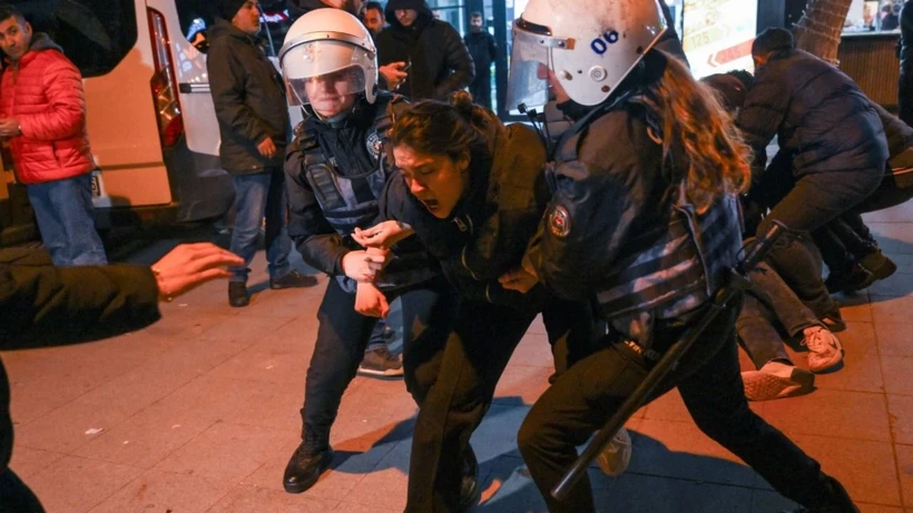 Ankara'da öğrenci protestosuna sert polis müdahalesi