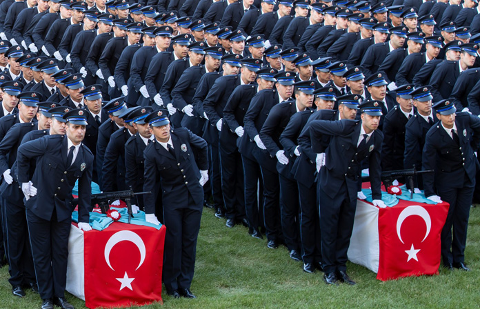 Polis Akademisi'nden 10 bin polis erken göreve başlıyor