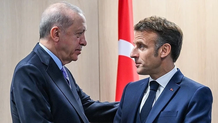 Erdoğan-Macron Görüşmesi: Ateşkes Sabotajına Karşı Uyarı