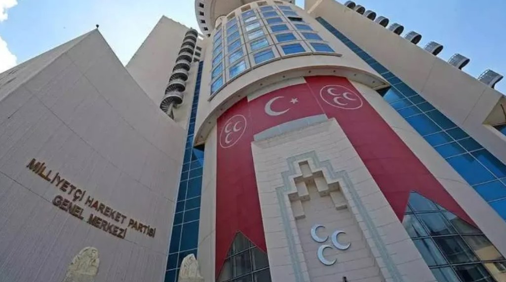 MHP teşkilatlarında değişim sürüyor