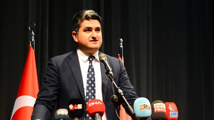 Ataşehir'de rüşvet operasyonu: Başkan Adıgüzel gözaltında