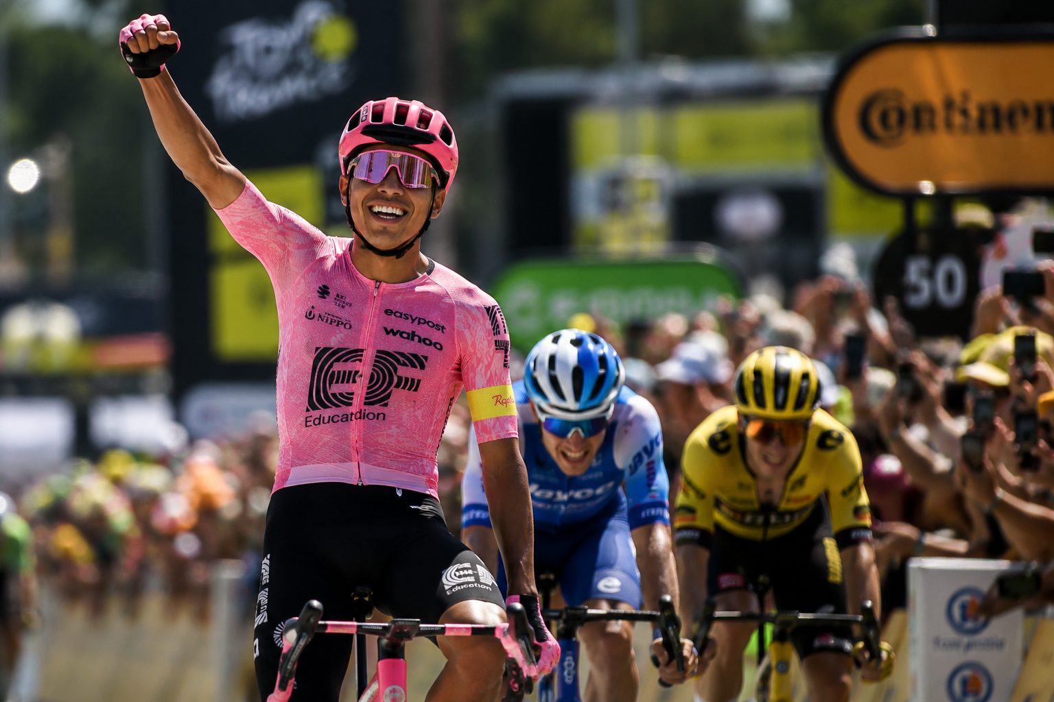Tour de France: Carapaz conquers Alpine stage 18