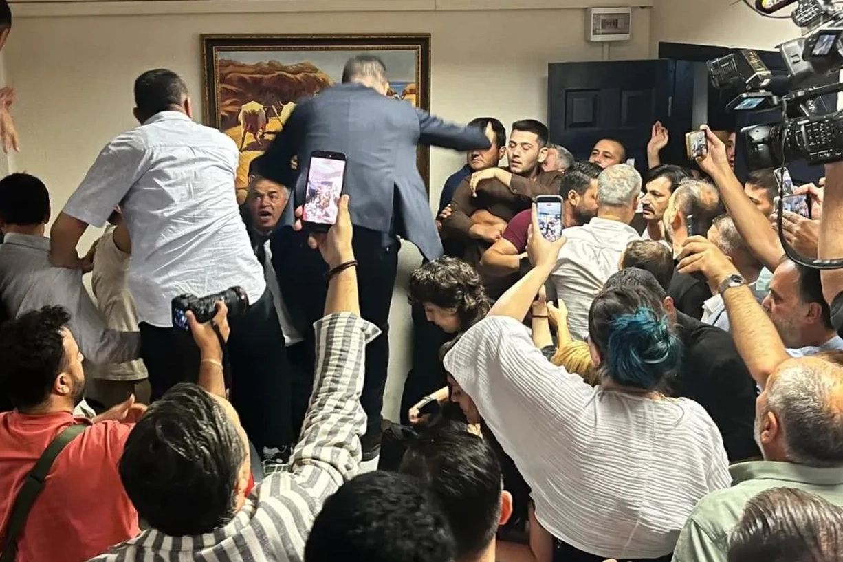 CHP, Menderes seçimi için kavgalı oylamaya itiraz ediyor