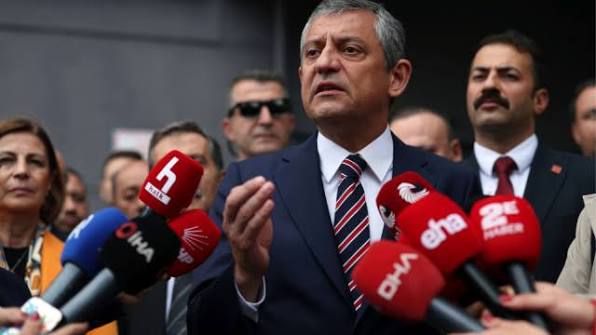 Özel’den genel başkanlık sözü: İktidar olamazsam görevimi devredeceğim