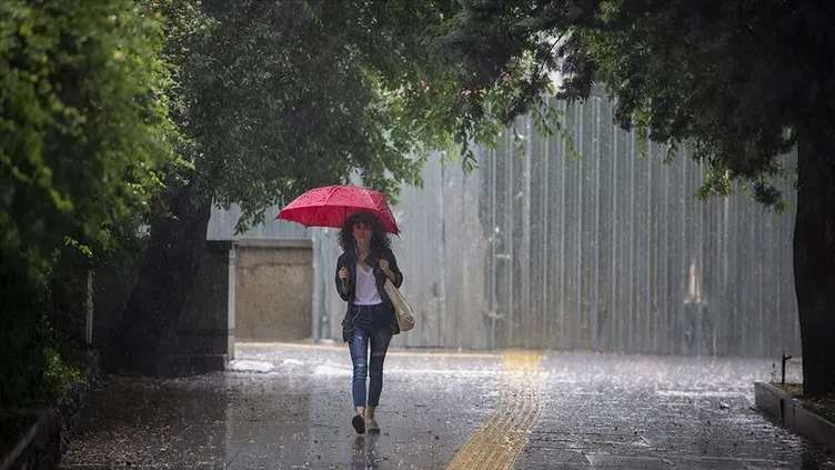 İstanbul'a yağış uyarısı: Meteoroloji'den sel ve su baskını tehlikesine karşı çağrı