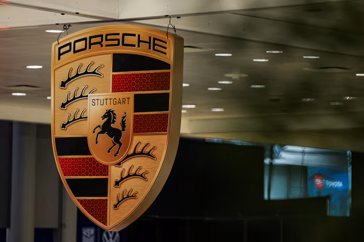 Porsche jobs denial puts 4,000-cut report in doubt for now