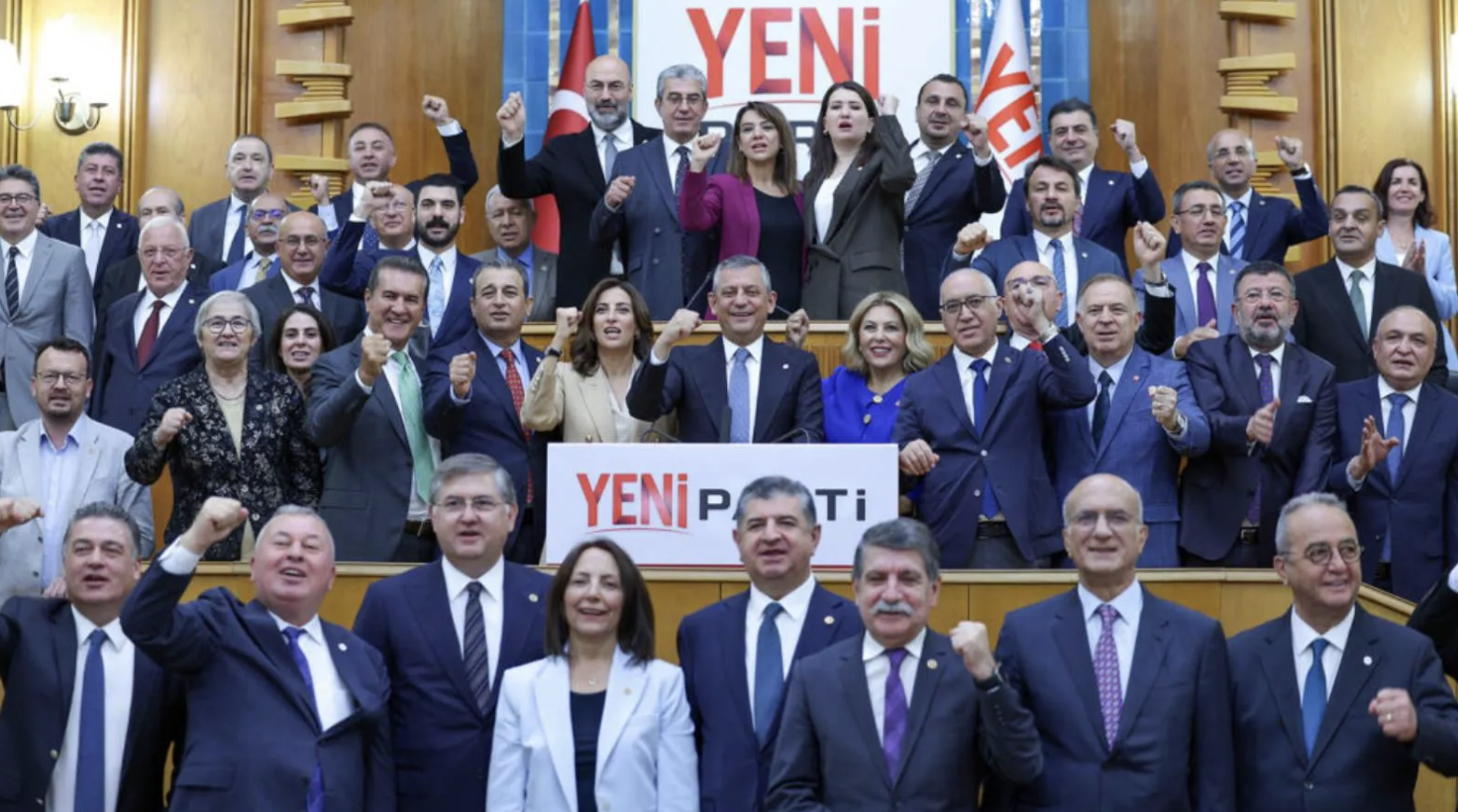 Yeni Parti isim değişikliği için üç alternatif belirledi