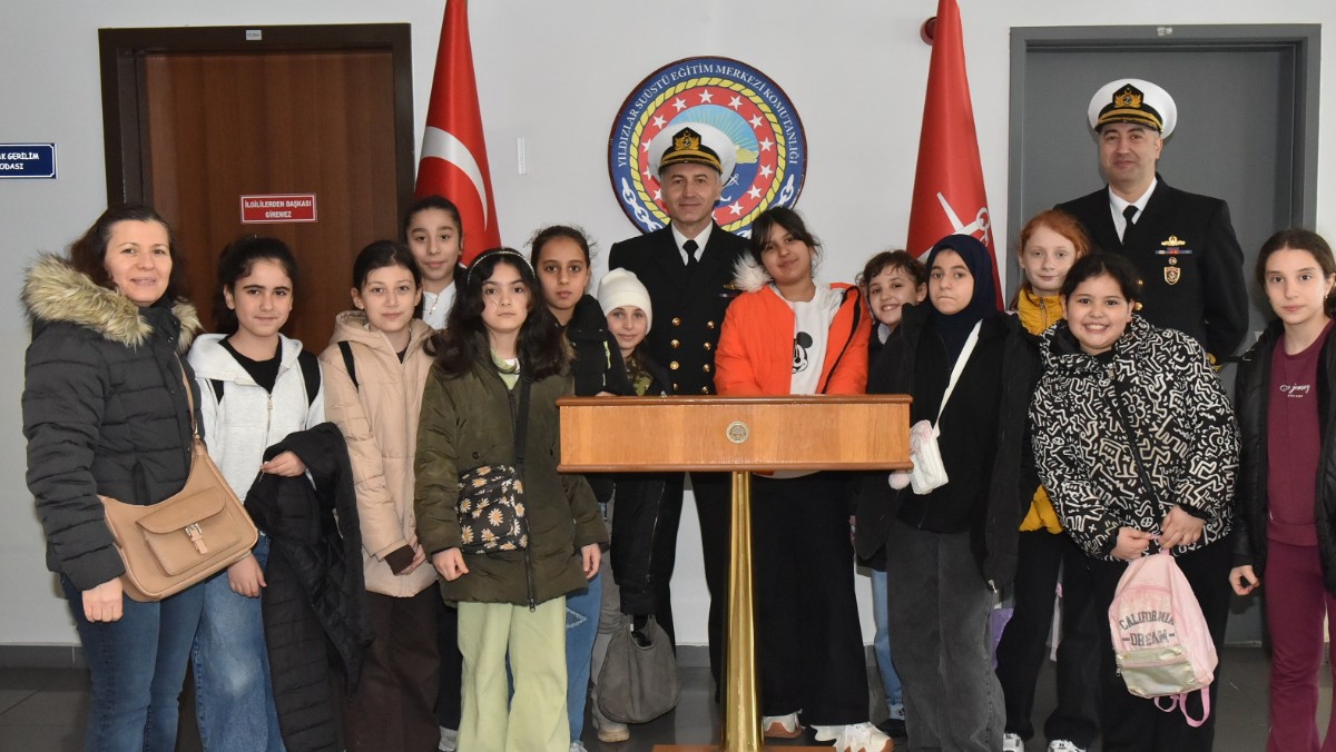 Mehmetçikle Bir Gün: Öğrenciler Donanmayı Ziyaret Etti
