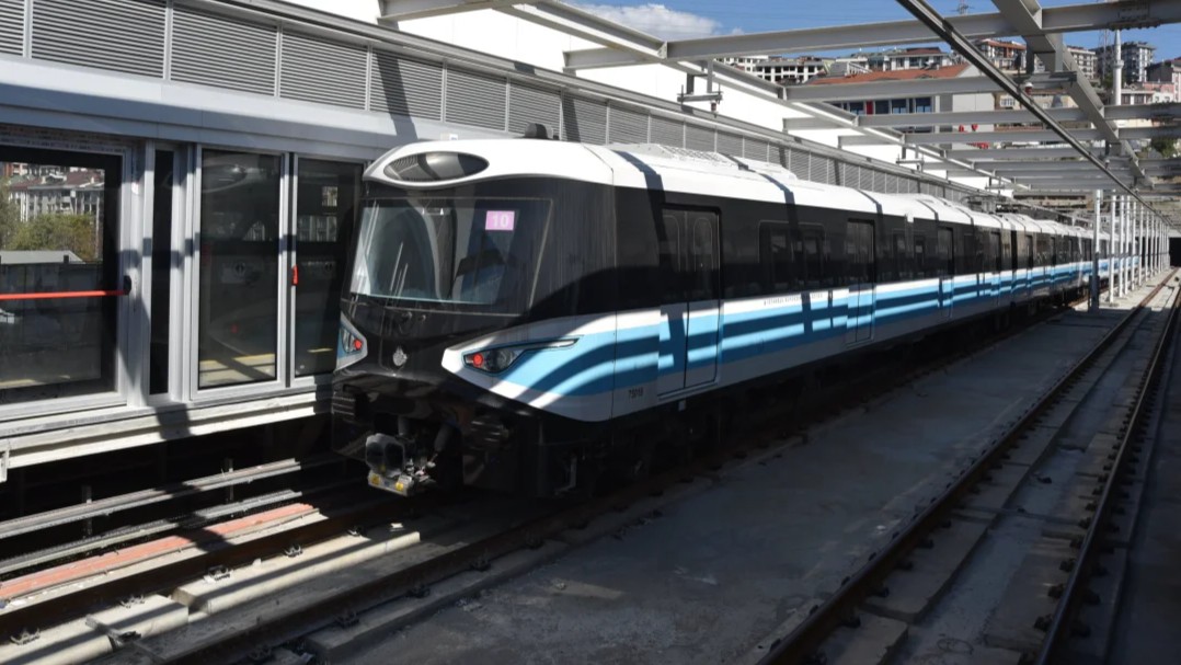 İstanbul’da metro seferlerine ‘su’ ve ‘derbi’ ayarı
