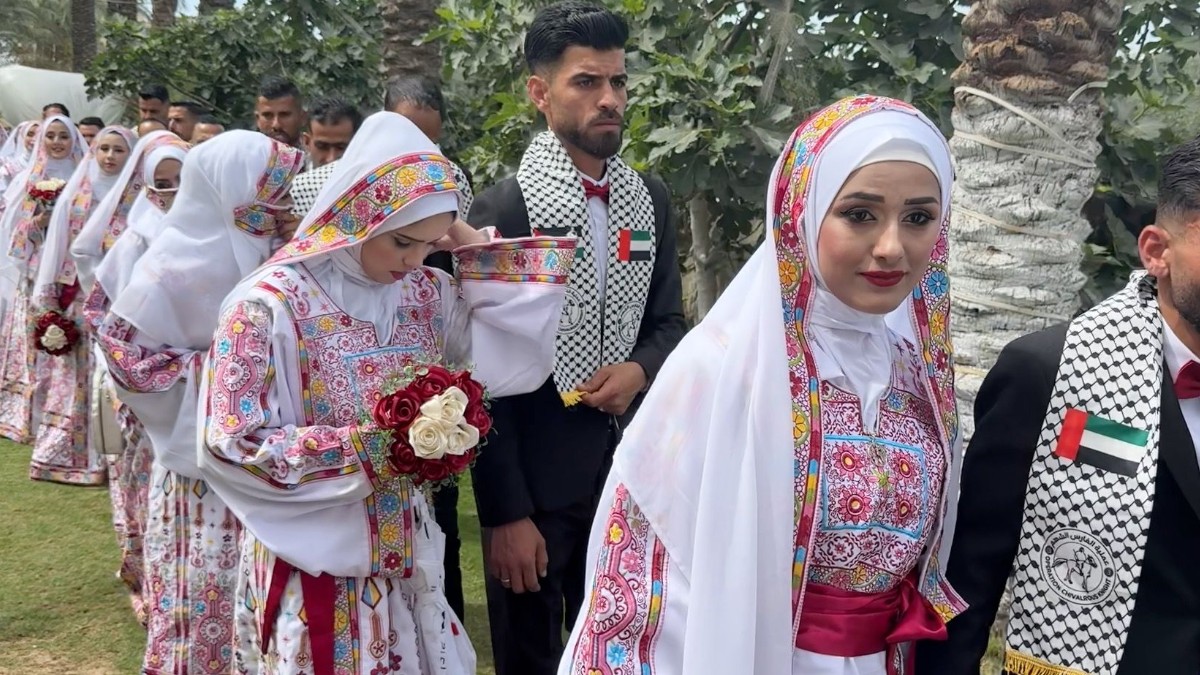 Gazze’de Umut Töreni: 300 Çift Aynı Anda Dünyaevine Girdi