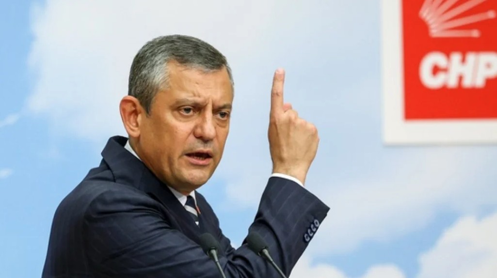 Özgür Özel'den ilk resmi adım