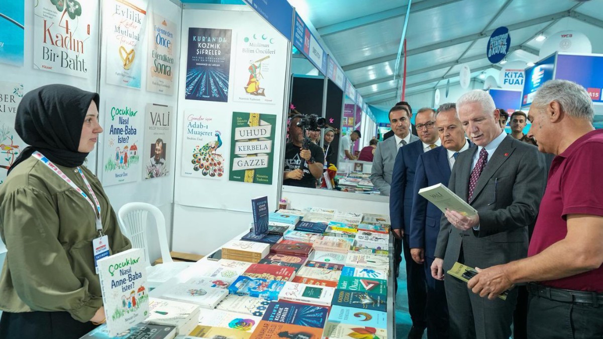 İstanbul Valisi Davut Gül: "Kitap Sayımızı 13 Milyon 800 Bine Çıkardık"