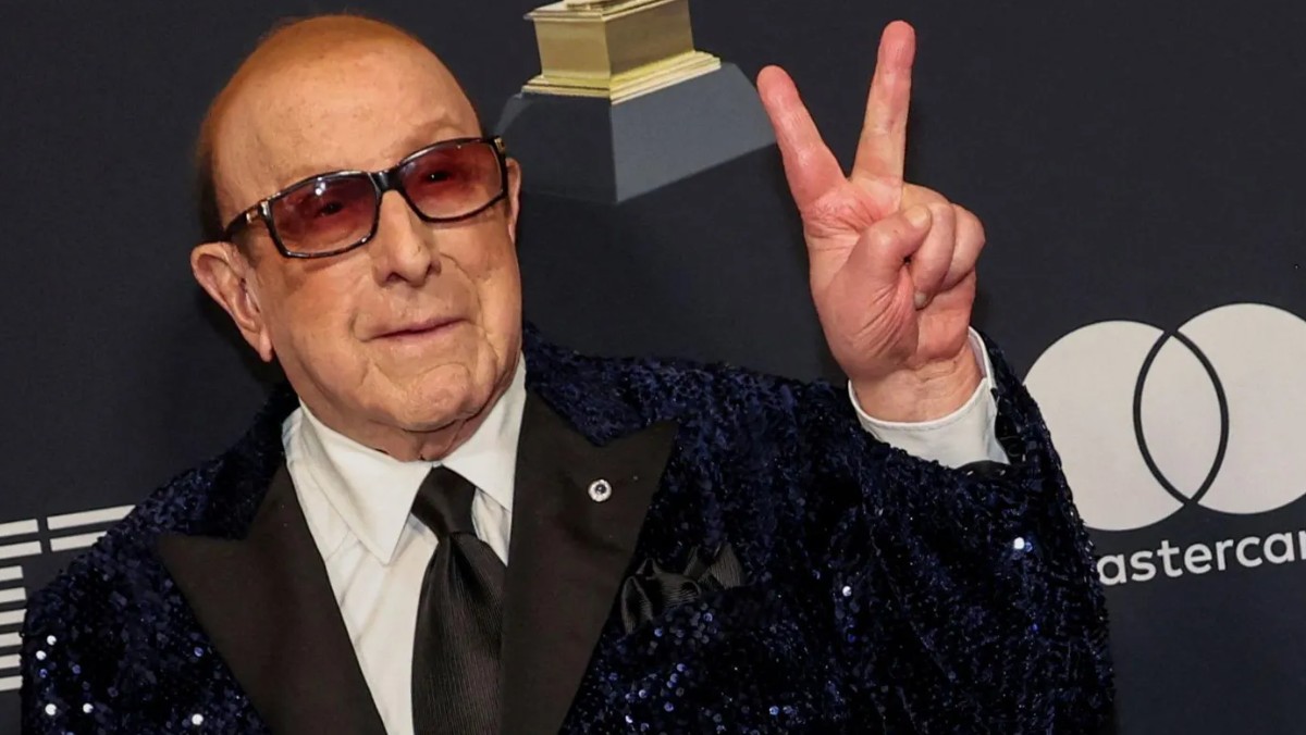 Müzik dünyasının efsane ismi Clive Davis hayatını kaybetti