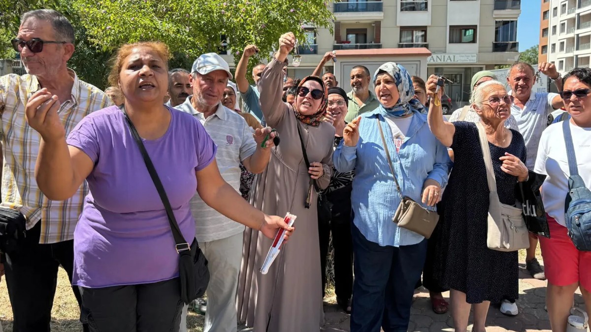 İzmir'de kentsel dönüşüm tepkisi: "Evlerimizi istiyoruz"