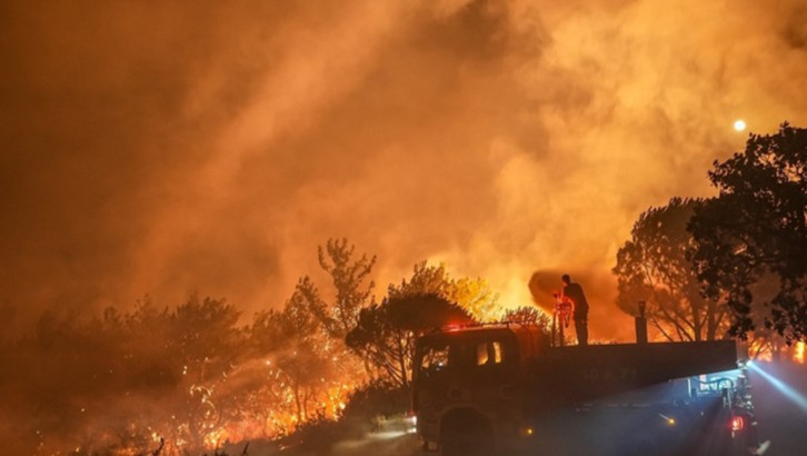 Yumaklı: Dört ilde yangınlar söndürüldü, Alanya’da mücadele sürüyor