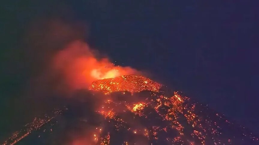 Guatemala'da Fuego Yanardağı yeniden faaliyete geçti