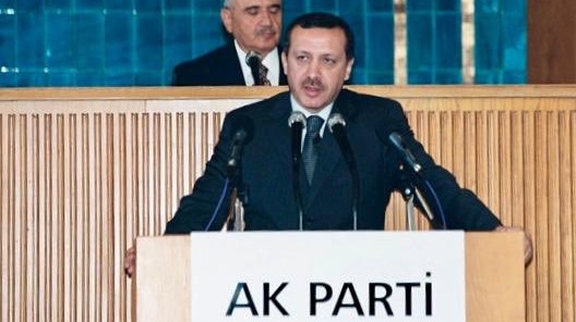 Erdoğan'ın AK Parti'nin 25. yılı mesajı: “Türkiye geleceğini kendi iradesiyle şekillendiriyor”