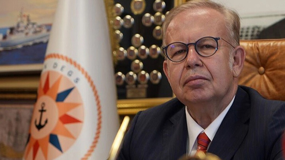 Cihat Yaycı Atlas360'a anlattı: Silahlı Meis pozu neyi gizliyor?