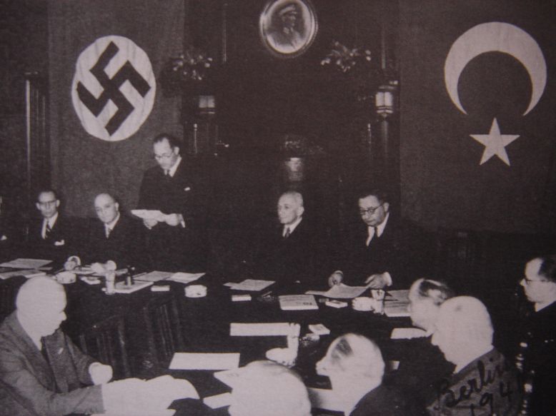 AYM, Cumhurbaşkanlığı Kararnamesi'nin Kadro Kısmını İptal Etti
