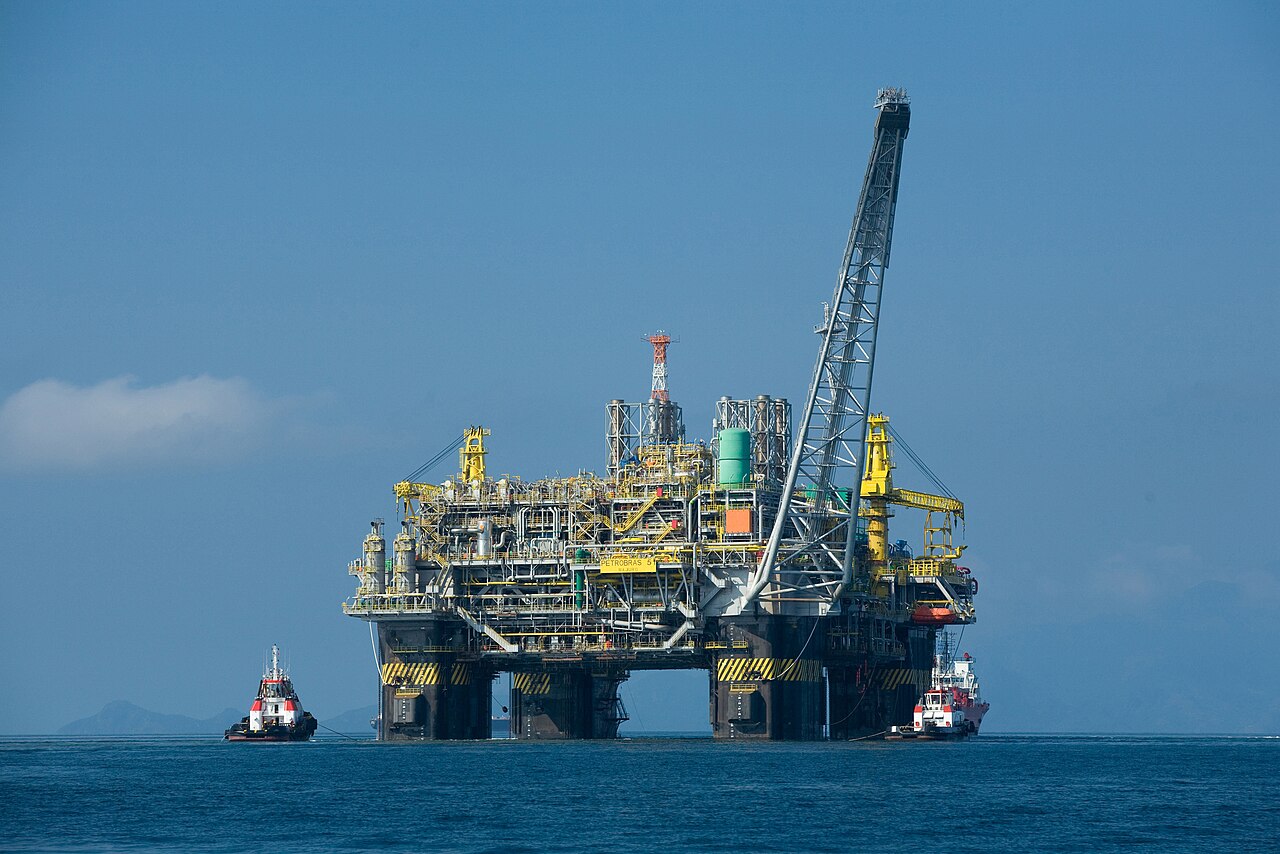 Physical Oil Prices Reach Record Highs Despite US-Iran Ceasefire and Falling Futures
