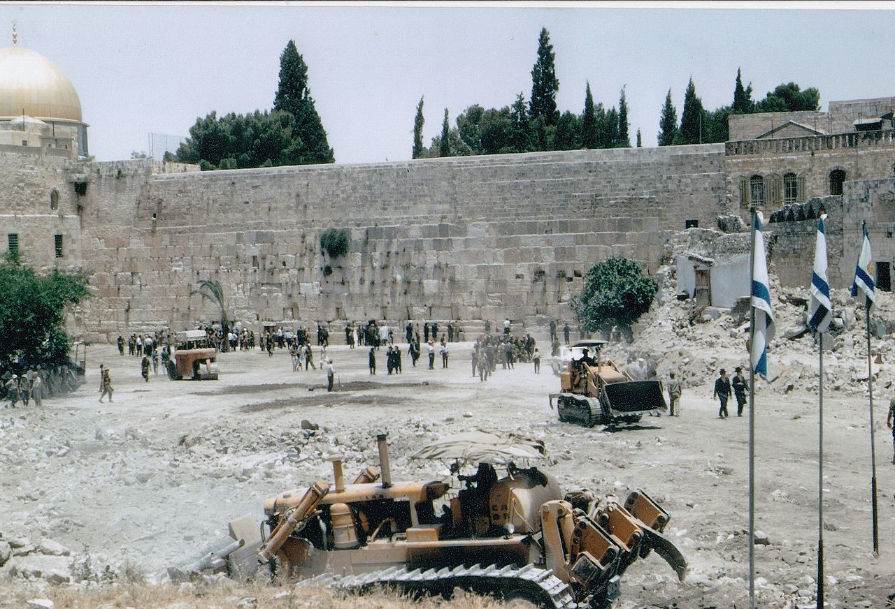 Israel Expands Southern Lebanon Operations, Displacing Millions