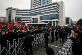 CHP Genel Merkezi'nde Tahliye Gerilimi ve Güvenlik Önlemleri