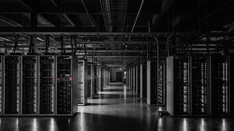 Microsoft Yapay Zekâ İçin Veri Merkezlerini Üçe Katlıyor
