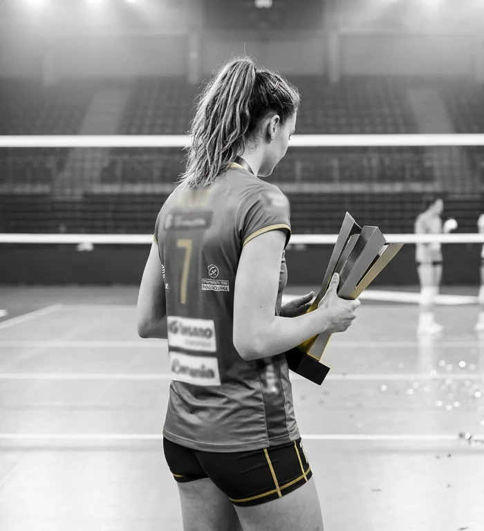 VakıfBank dev finalde Eczacıbaşı’nı devirdi: Kupa Voley’de 10. şampiyonluk geldi