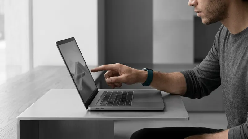 Apple Dokunmatik Ekranlı MacBook Modellerini 2026 Sonu İçin Planlıyor