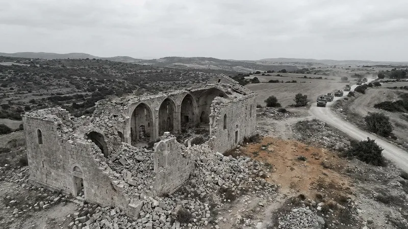 İsrail Ordusu Lübnan'da Manastır Yıktı