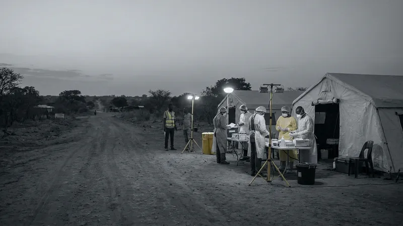 Ebola Salgını 10 Afrika Ülkesini Tehdit Ediyor