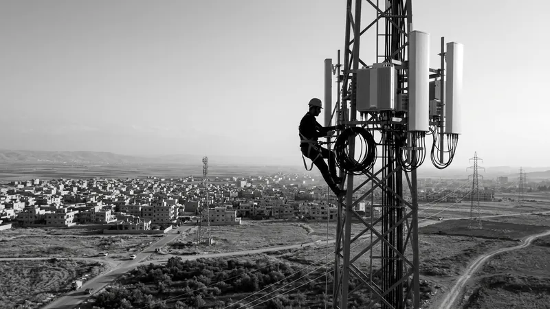 Suriye’de Telekom Ihale Yarışı: Körfez ve Avrupa Öne Çıkıyor