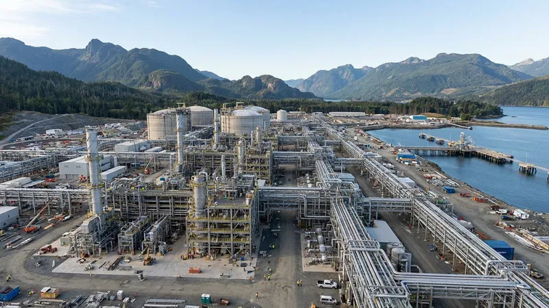 Shell backs LNG Canada expansion to 28 million tonnes yearly