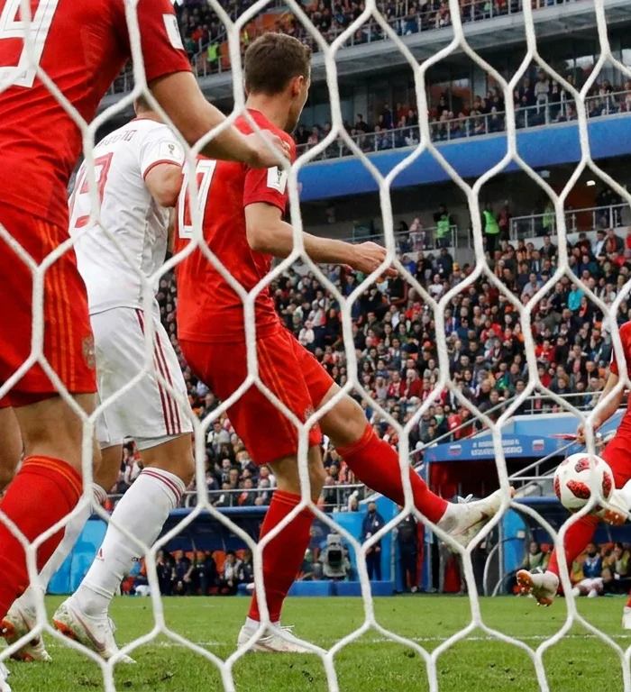 Golovin'in dublesi Rusya'ya galibiyeti getirdi: İran'ı net skorla yendiler