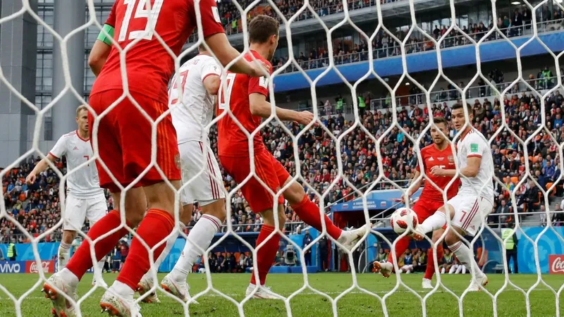 Golovin'in dublesi Rusya'ya galibiyeti getirdi: İran'ı net skorla yendiler