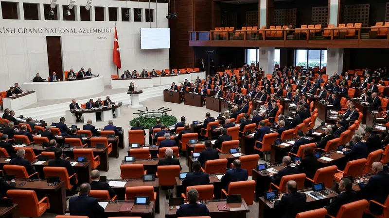 Terörsüz Türkiye Sürecinde Yasal Adım: İnfaz, TMK ve TCK Değişikliği Masada