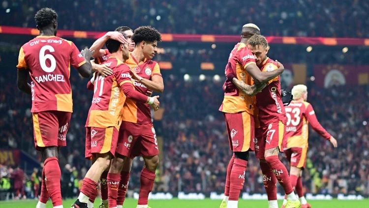 Galatasaray Liderliğini Sürdürdü: Puan Farkı 7
