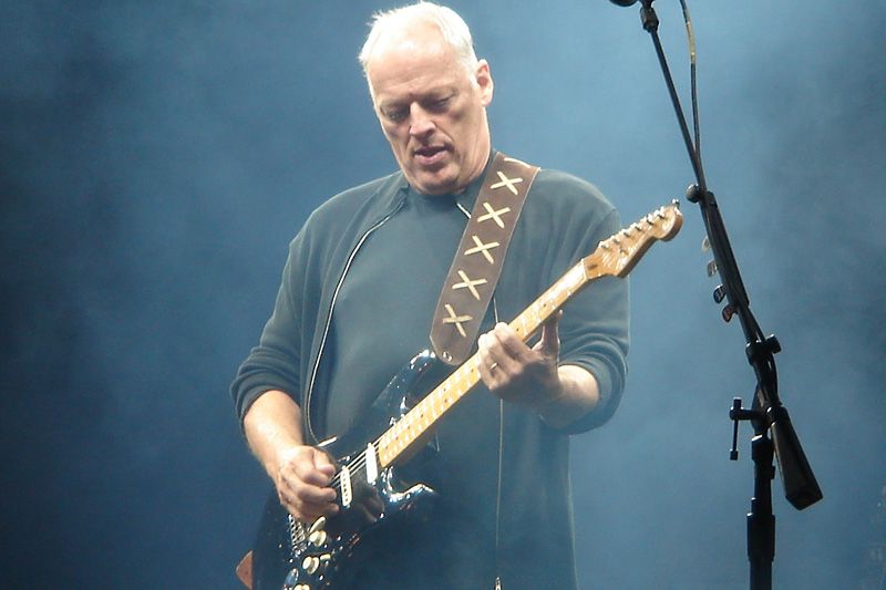 David Gilmour'un gitarı 14,6 milyon dolara satıldı
