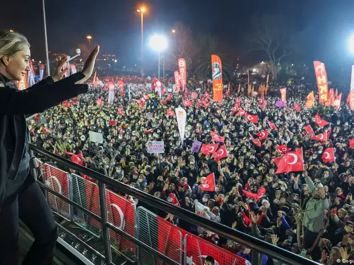 İmamoğlu Mitingleri: Saraçhane'de Demokrasi Vurgusu