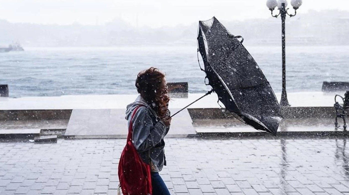 Hava Durumu: Yurt Genelinde Sağanak ve Fırtına Uyarısı
