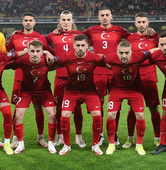 Türkiye Romanya engelini tek golle geçti: Dünya Kupası için son bir adım kaldı