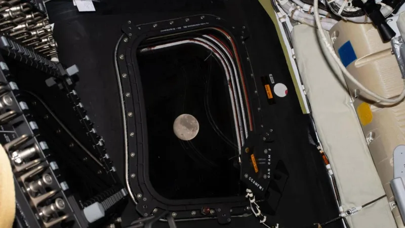 NASA'nın Artemis II ekibi Ay'ın çekim alanına girdi