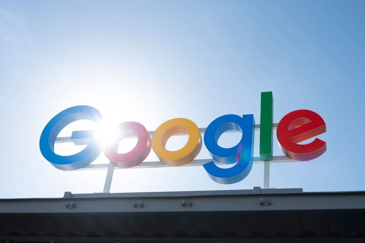 Google'dan iPhone için çevrimdışı çalışan dikte uygulaması
