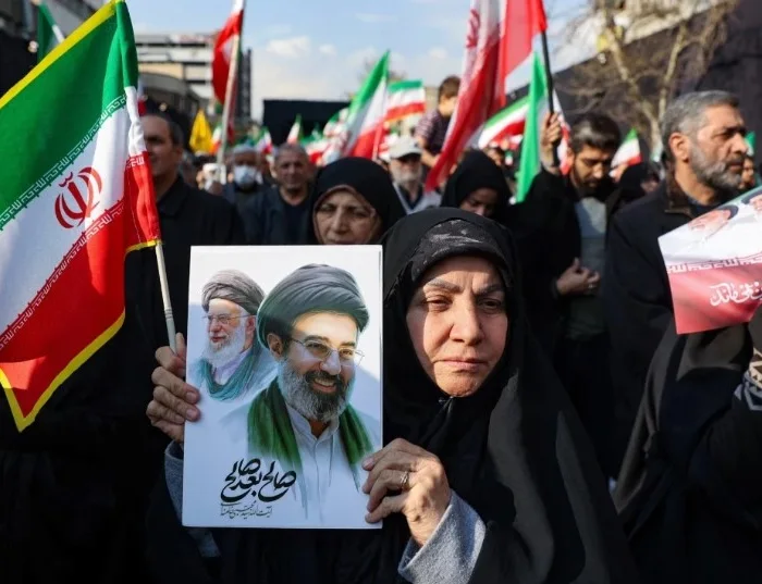 Mücteba Hamaney'le ilgili yeni iddia: Ağır yaralı, bilinci yerinde değil