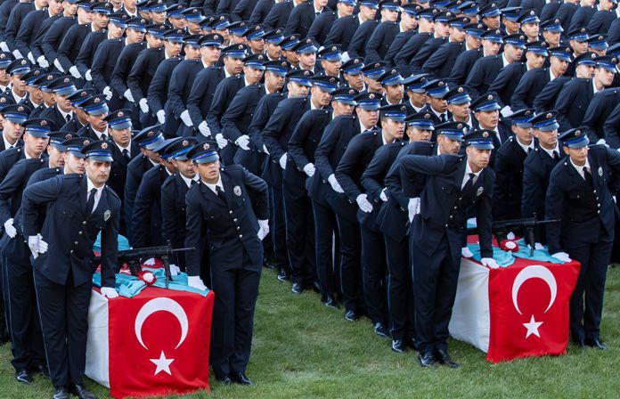 Polis Akademisi'nden 10 bin polis erken göreve başlıyor