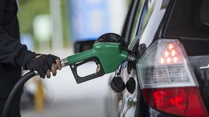 Akaryakıta dev zam kapıda: İşte yeni motorin fiyatları