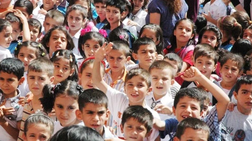 Türkiye'de Çocuk Nüfusu Oranı Tarihi Düşüşünü Sürdürüyor
