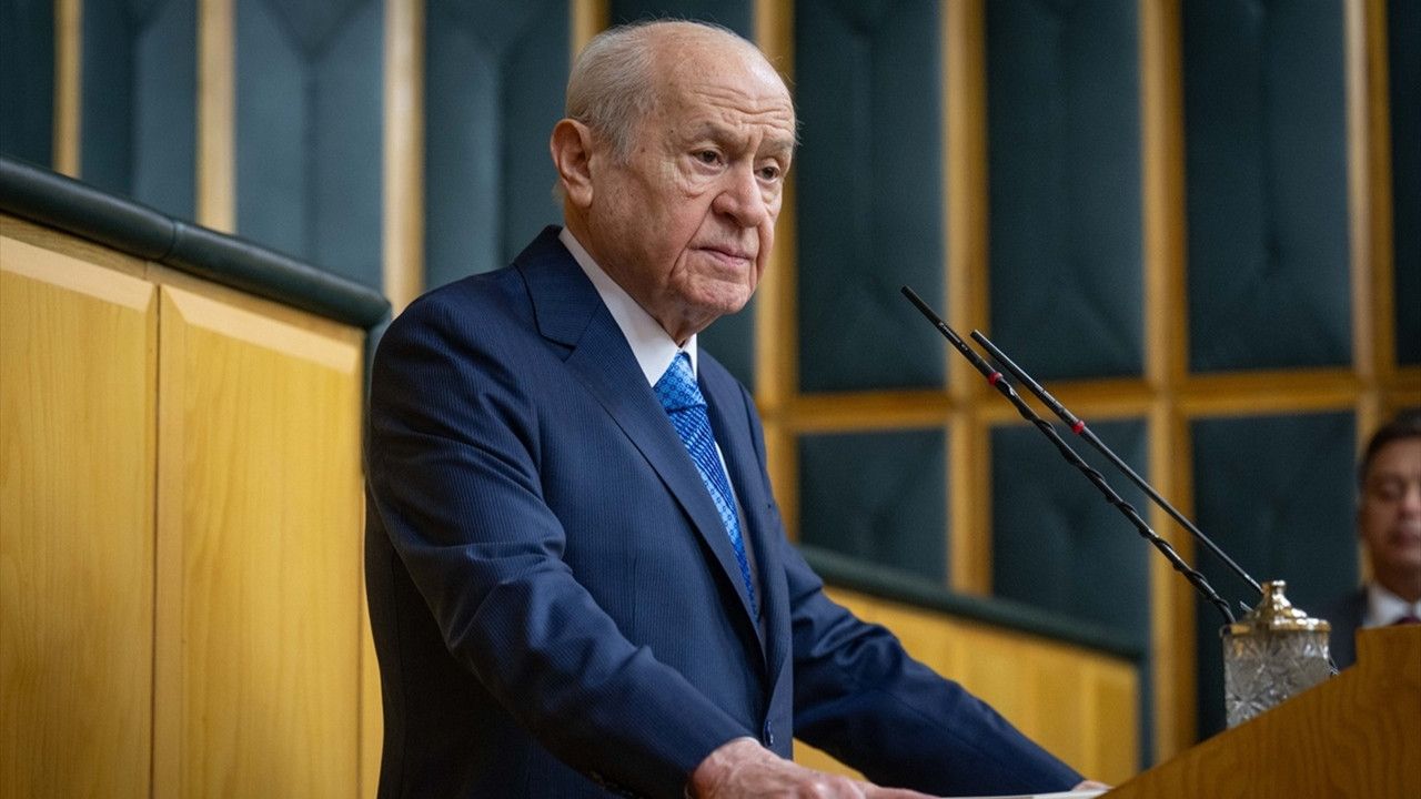 Bahçeli Öcalan'a 'Sosyal Statü' Teklifini Yineledi